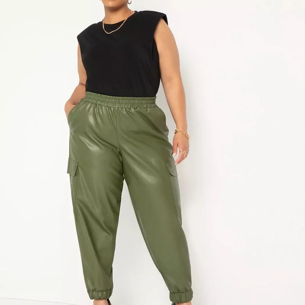 NWT Eloquii Green Vegan Leather Cargo Jogging Pants Size 16 - Picture 1 of 4